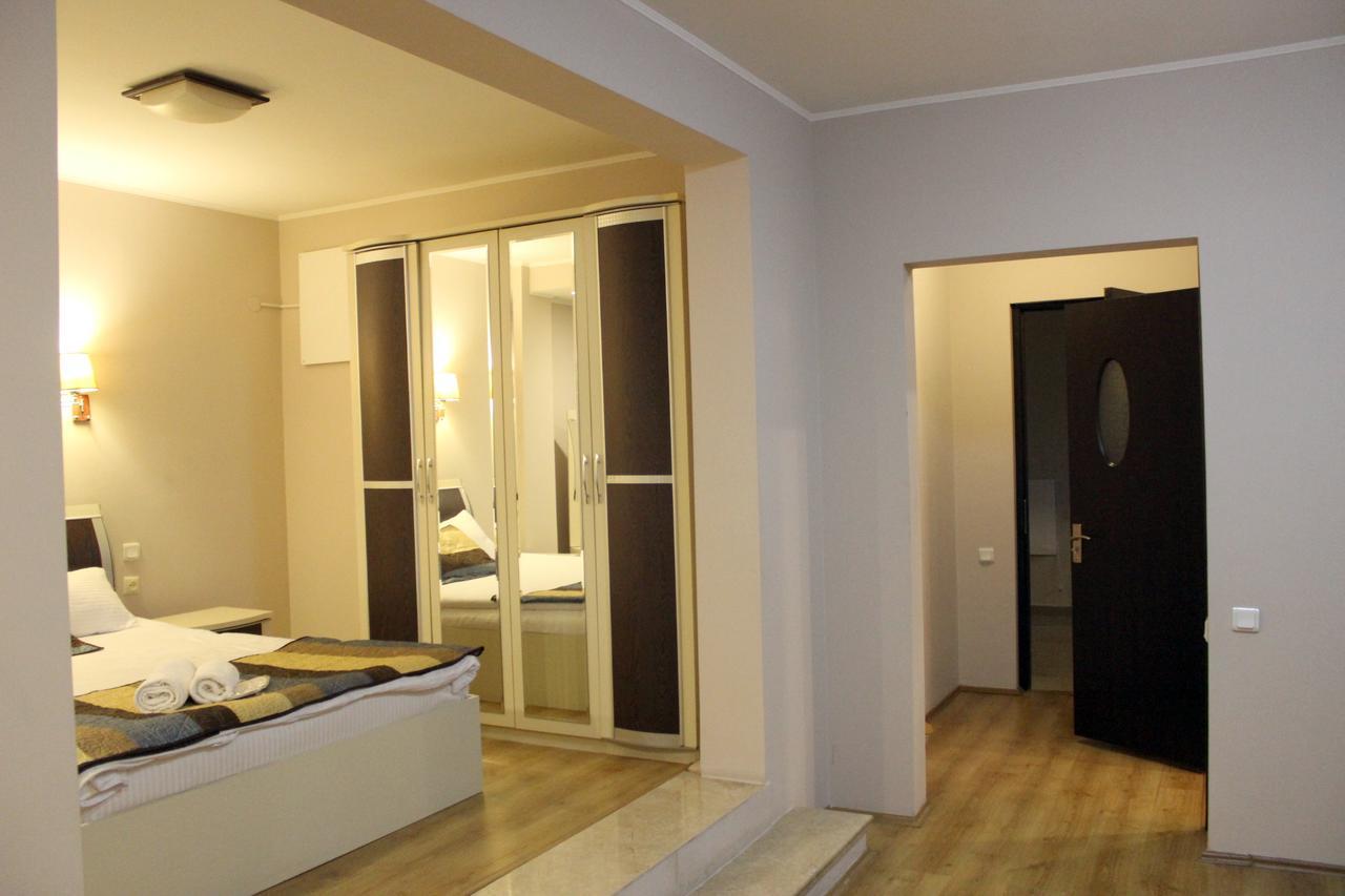 Iar Hotel Batumi Exteriör bild