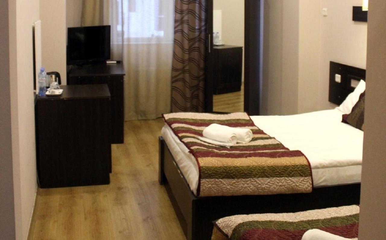 Iar Hotel Batumi Exteriör bild
